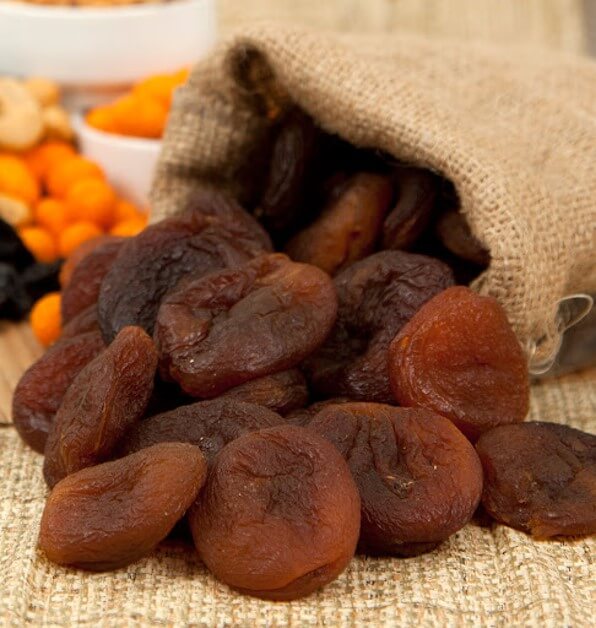 Wallaroo organic gently dried whole apricots